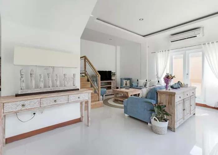 Central Seminyak Private 3 Bedroom Villa Roshi