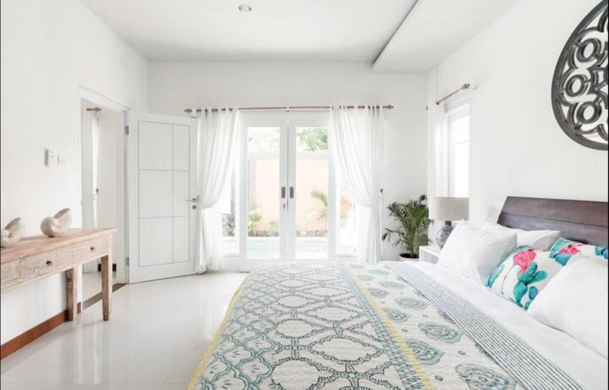 Villa Central Seminyak Private 3 Bedroom Villa Roshi *